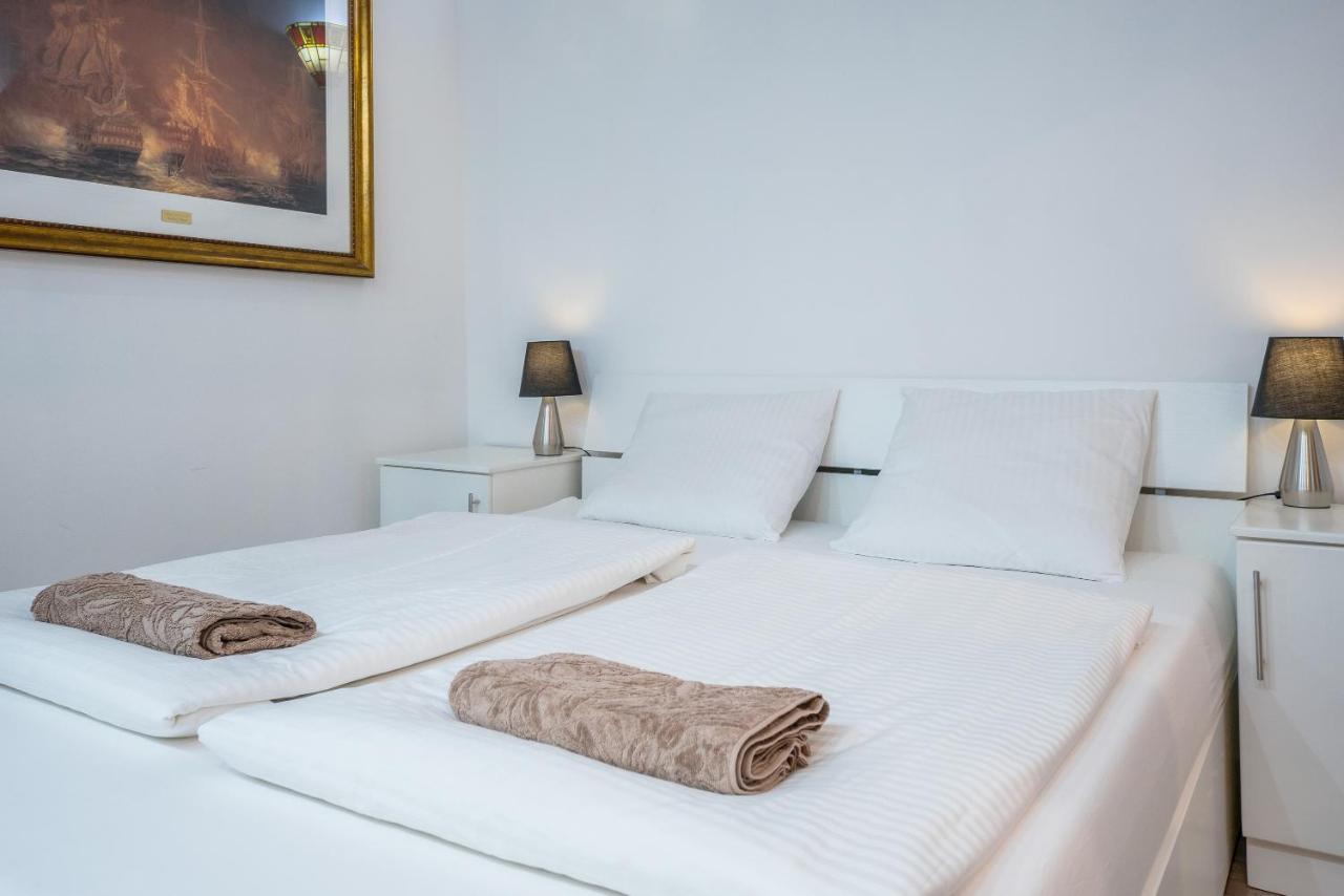 Valletta Main Street Apartment Deluxe Екстер'єр фото