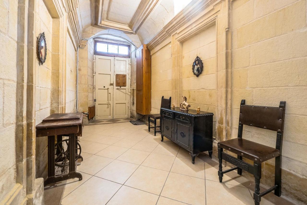 Valletta Main Street Apartment Deluxe Екстер'єр фото