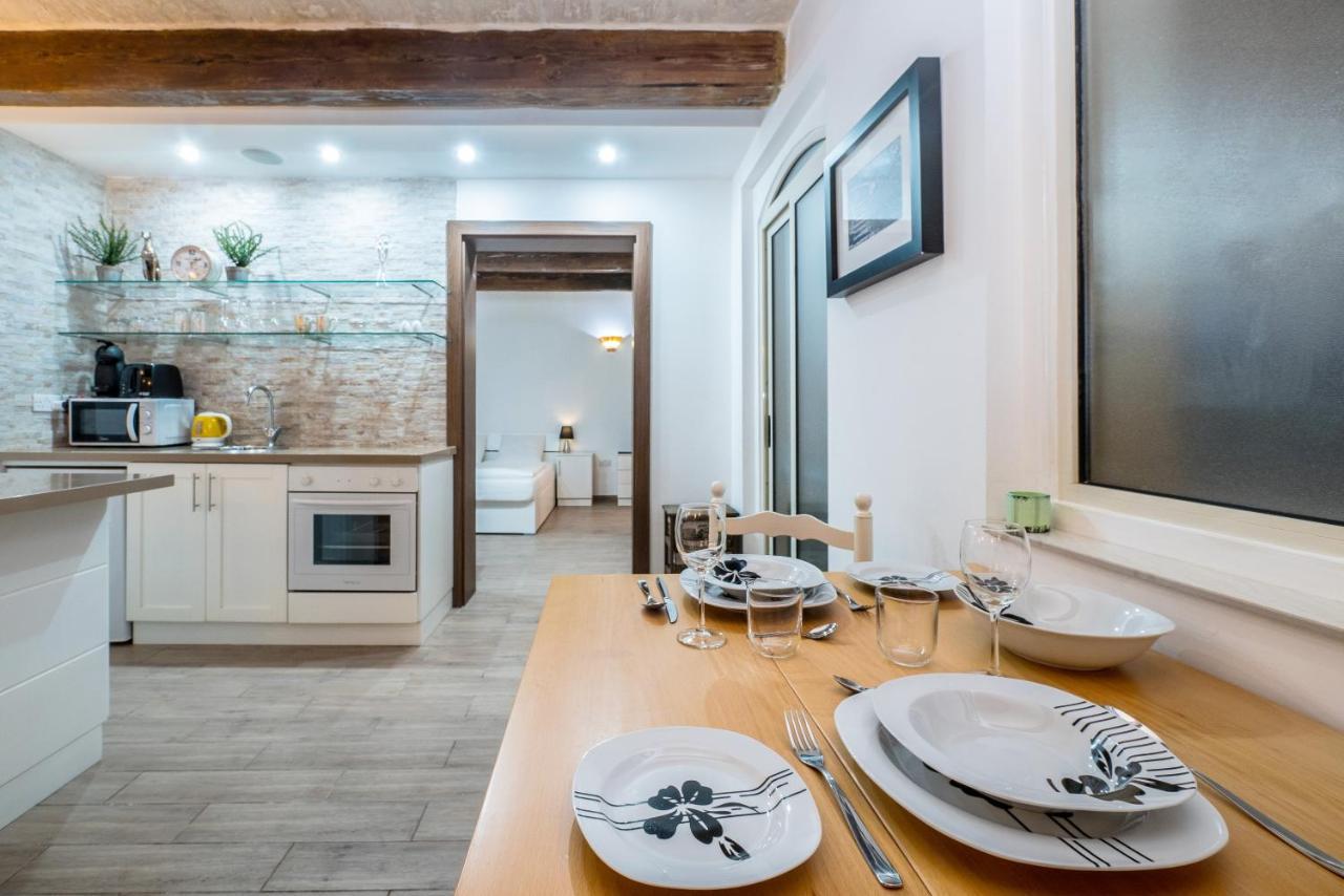 Valletta Main Street Apartment Deluxe Екстер'єр фото