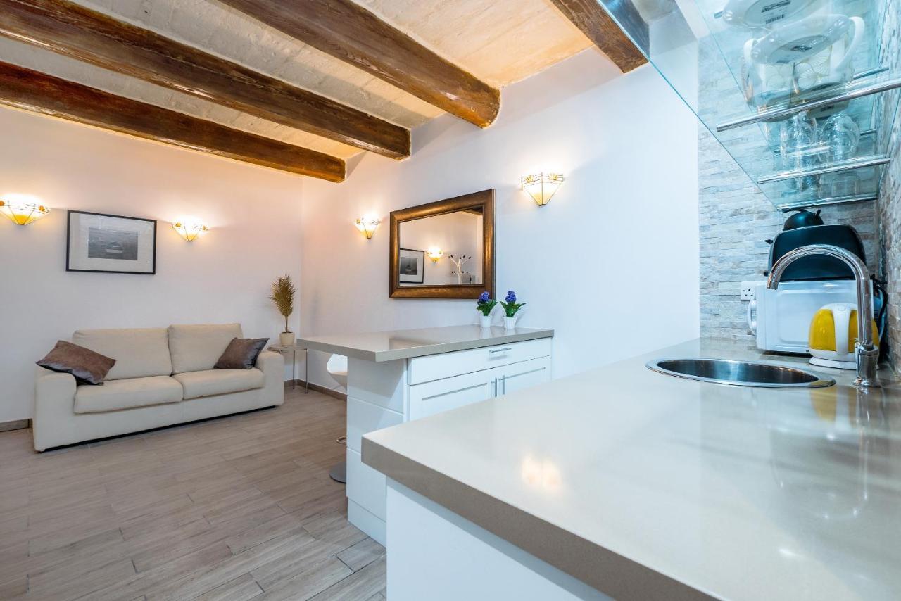 Valletta Main Street Apartment Deluxe Екстер'єр фото