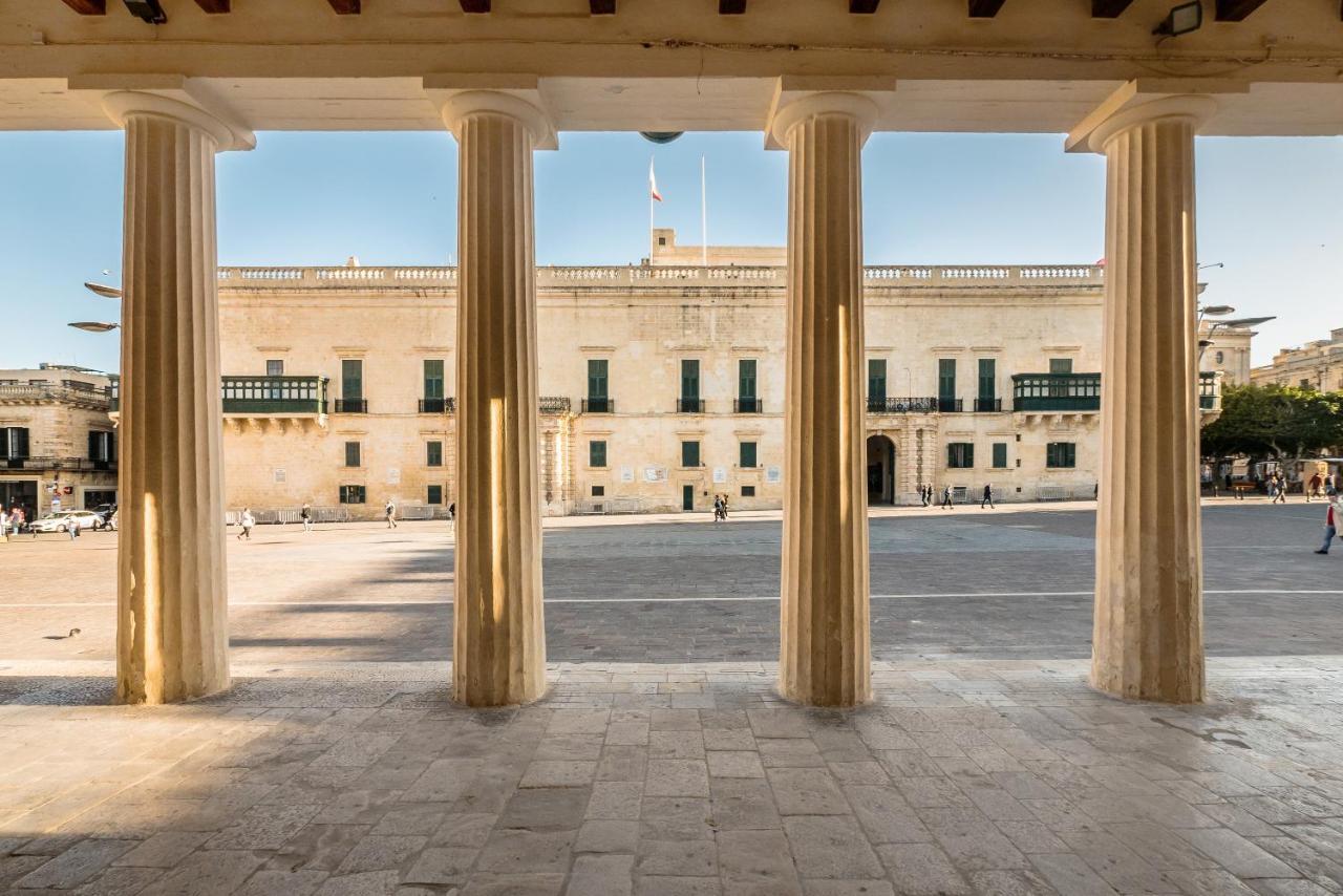 Valletta Main Street Apartment Deluxe Екстер'єр фото