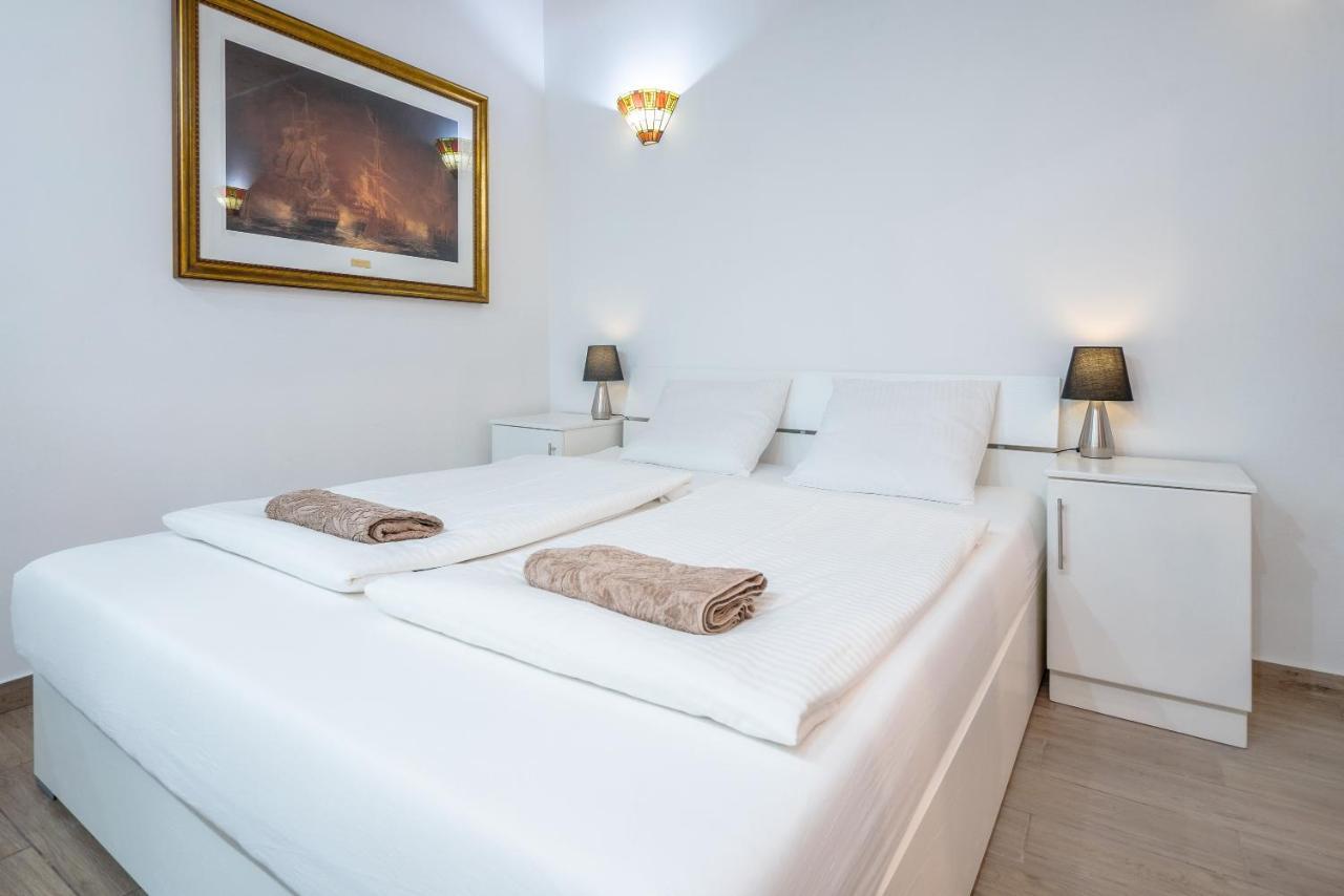 Valletta Main Street Apartment Deluxe Екстер'єр фото