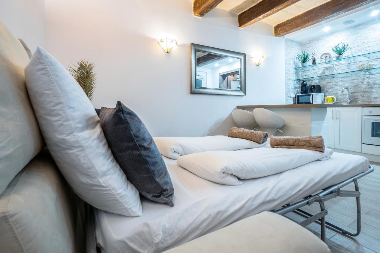 Valletta Main Street Apartment Deluxe Екстер'єр фото